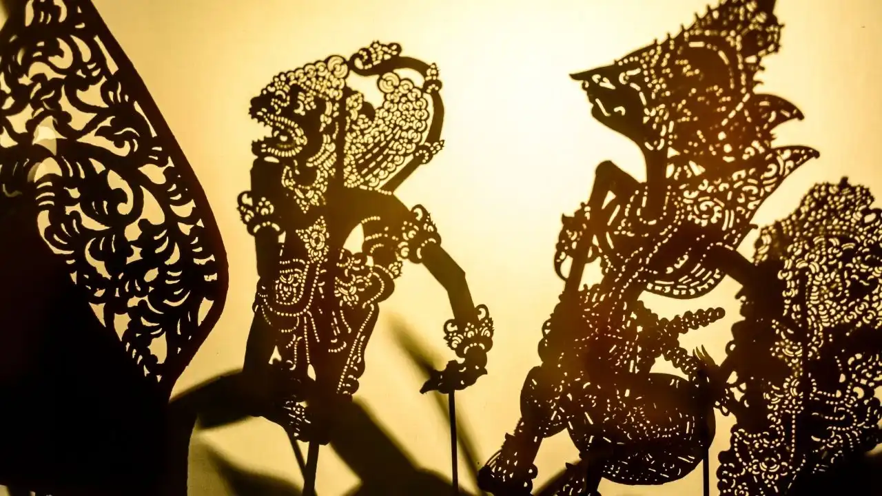 Wayang Kulit di Era Metaverse: Saat Bayangan Bertemu Realitas Virtual