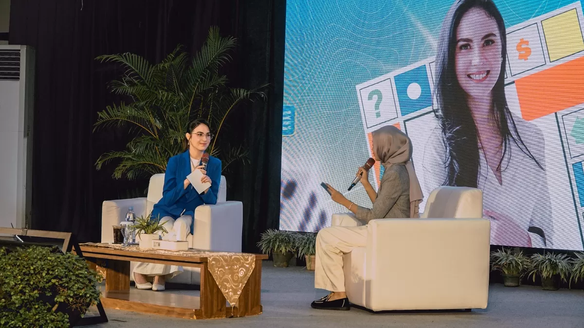 Gandeng Arumi Bachsin, Telkom University Surabaya Motivasi Pelajar Jadi Pemimpin Masa Depan!