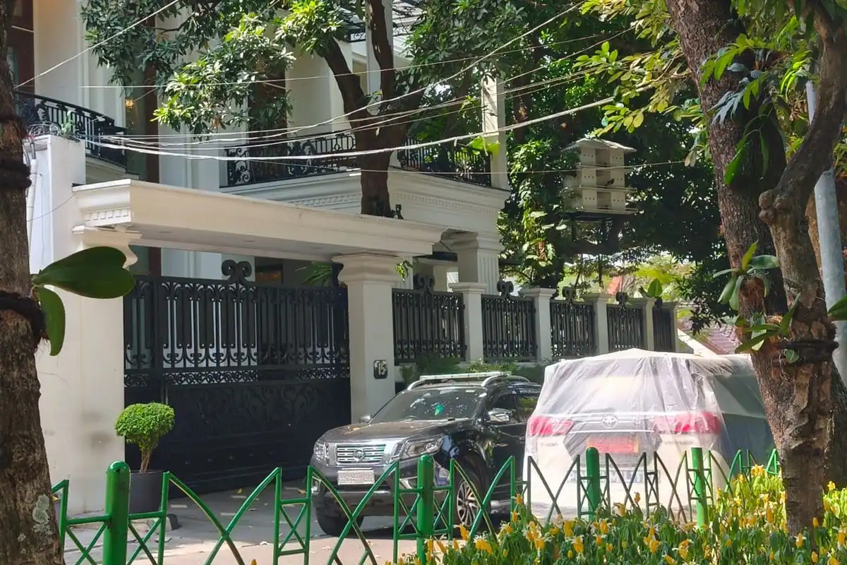 Kasus TPPU Eks Jampidsus Febrie Adriansyah: Tim 9 Kejagung Geledah Rumah di Jaksel