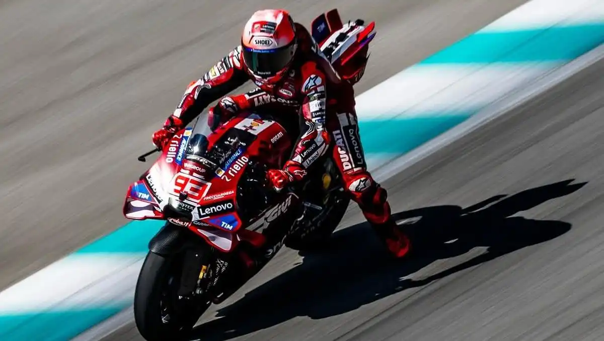 Jangan Ditiru di Jalan Raya! Ini Beda Fungsi Ban "Gundul" MotoGP vs Ban Motor Harian