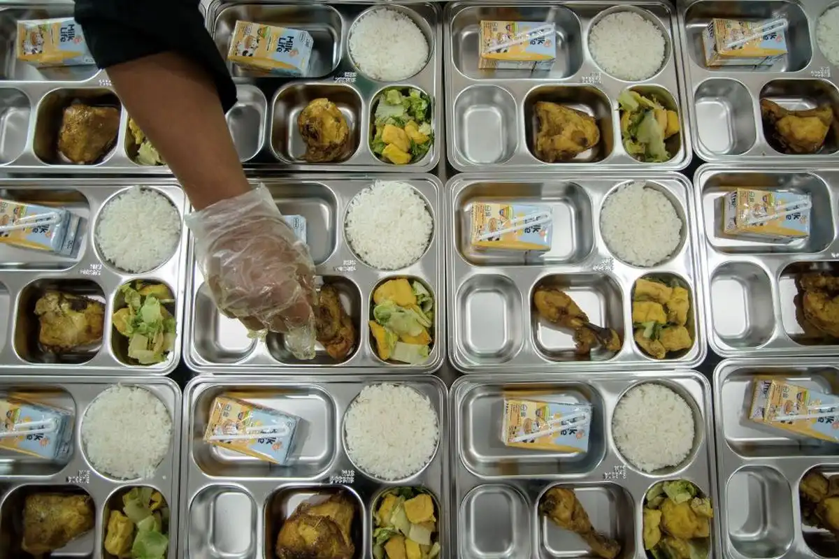 Program Makan Bergizi Gratis Dievaluasi Total, Menko Zulhas Soroti Soroti Indikasi Penyalahgunaan Anggaran