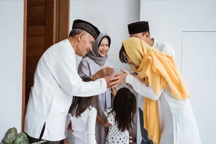 Tetap Tenang dan Elegan! Ini Cara Menghadapi Pertanyaan Sensitif dari Kerabat saat Momen Buka Puasa Bersama