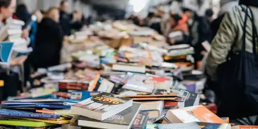 Khofifah Serukan Budaya Membaca Jadi Tren Masa Kini pada Hari Buku Nasional 2026