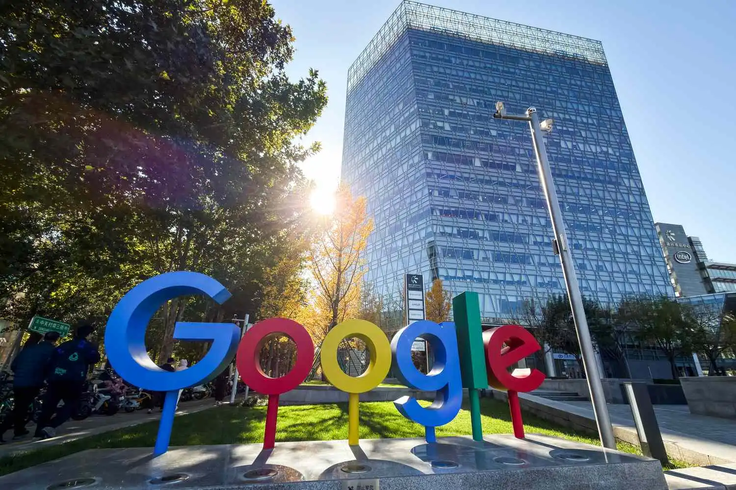 Alphabet di Persimpangan AI: Laporan Keuangan Q1 2026 Akan Tentukan Nasib Saham GOOGL