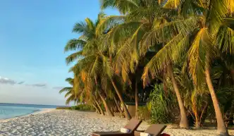 Jangan Salah Pilih! Kenali Perbedaan Staycation dan Vacation Biar Liburan Gak Malah Bikin Dompet Kering