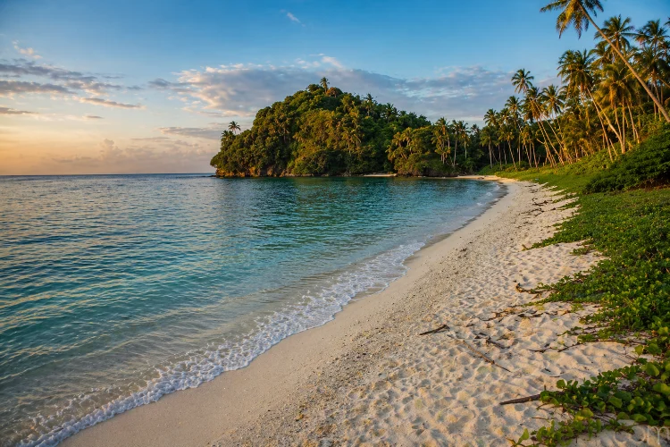 Pesona Pantai Keramat: Keindahan Tersembunyi di Ujung Utara Nusantara