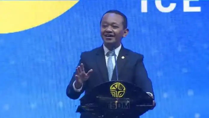 Bahlil Soroti Etika Komunikasi Pejabat Publik Lewat Candaan 'Gubernur Viral'