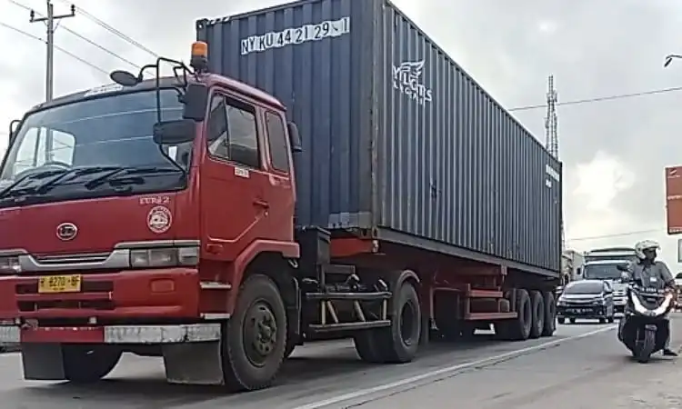Operasional Truk Tronton di Jalur Pantura Dibatasi, Ini Aturan yang Berlaku