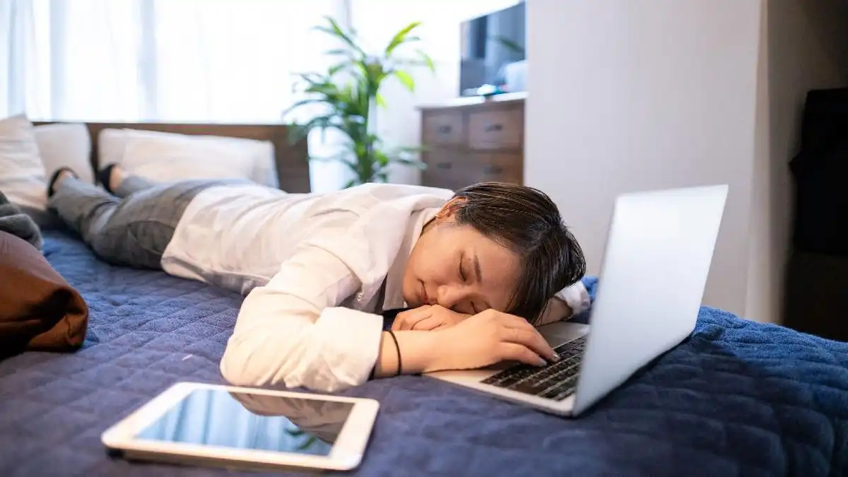 Batas Tipis Antara Self-Care dan Self-Indulgence: Kapan Kamu Beneran Butuh Istirahat?