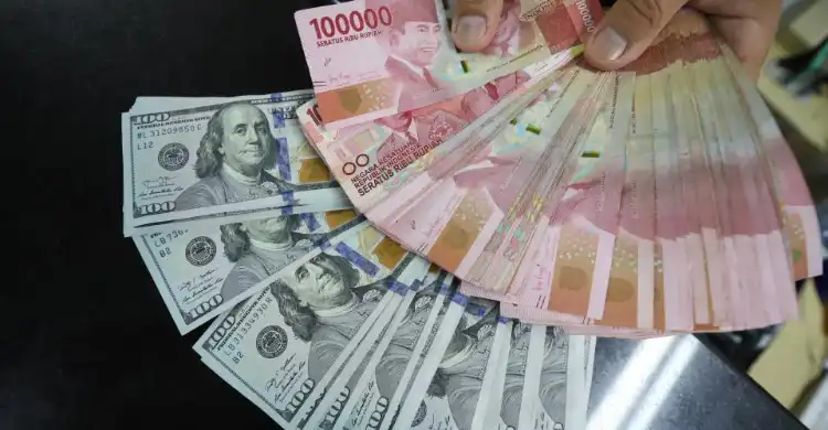 Rupiah Berdarah! Tembus Rp17.420 per Dolar AS, Terburuk dalam Sejarah Nasional