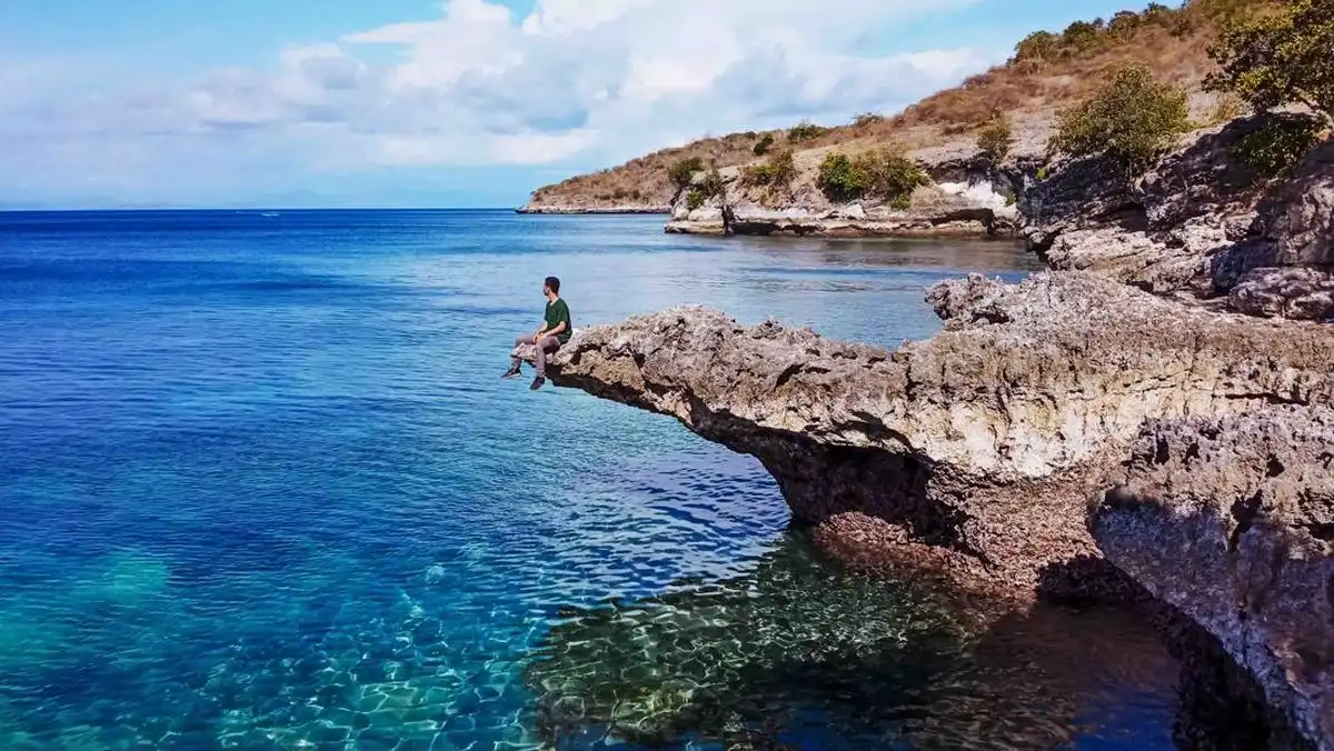 Pantai Pink Lombok Viral, Disebut Mirip Cover Album SZA