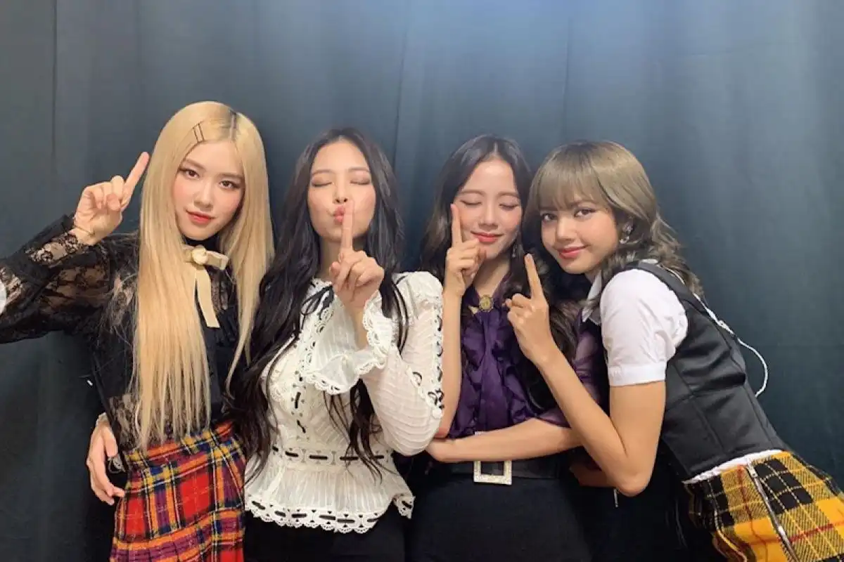 Pecah Rekor! Akun YouTube Resmi BLACKPINK Tembus 100 Juta Pelanggan: Sejarah Baru di Panggung Digital Dunia