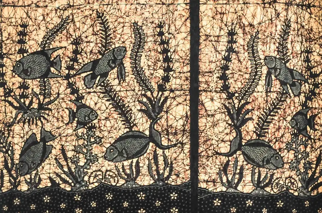 Filosofi Batik Bakaran Juwana vs Batik Madura: Mengapa Warna Batik Pesisir Jauh Lebih Berani dan Terang?