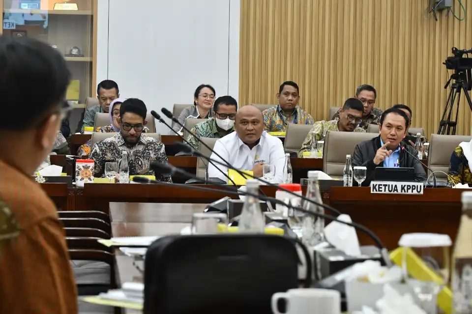 Bahas Regulasi E-Commerce, Komisi VI DPR Gelar Raker Bersama Mendag Demi Lindungi UMKM