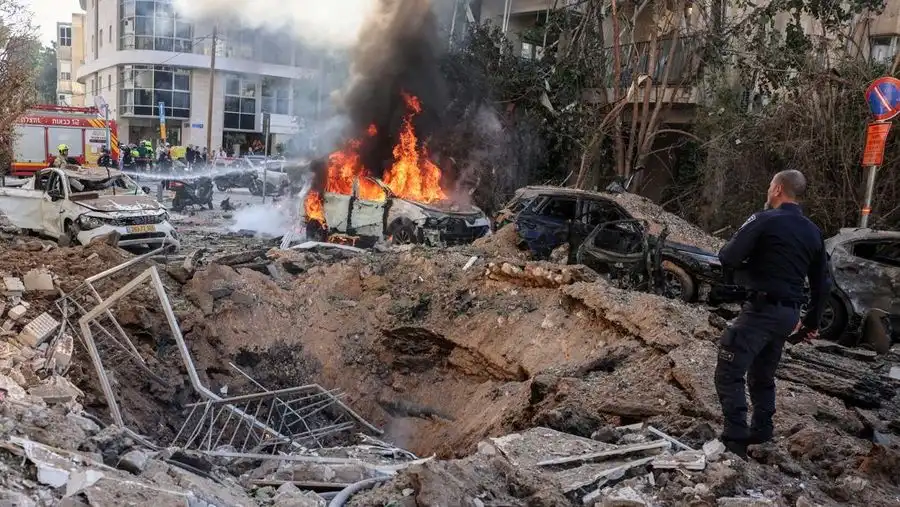 Rudal Balistik Iran Hantam Jantung Israel, Ketegangan Regional Memuncak