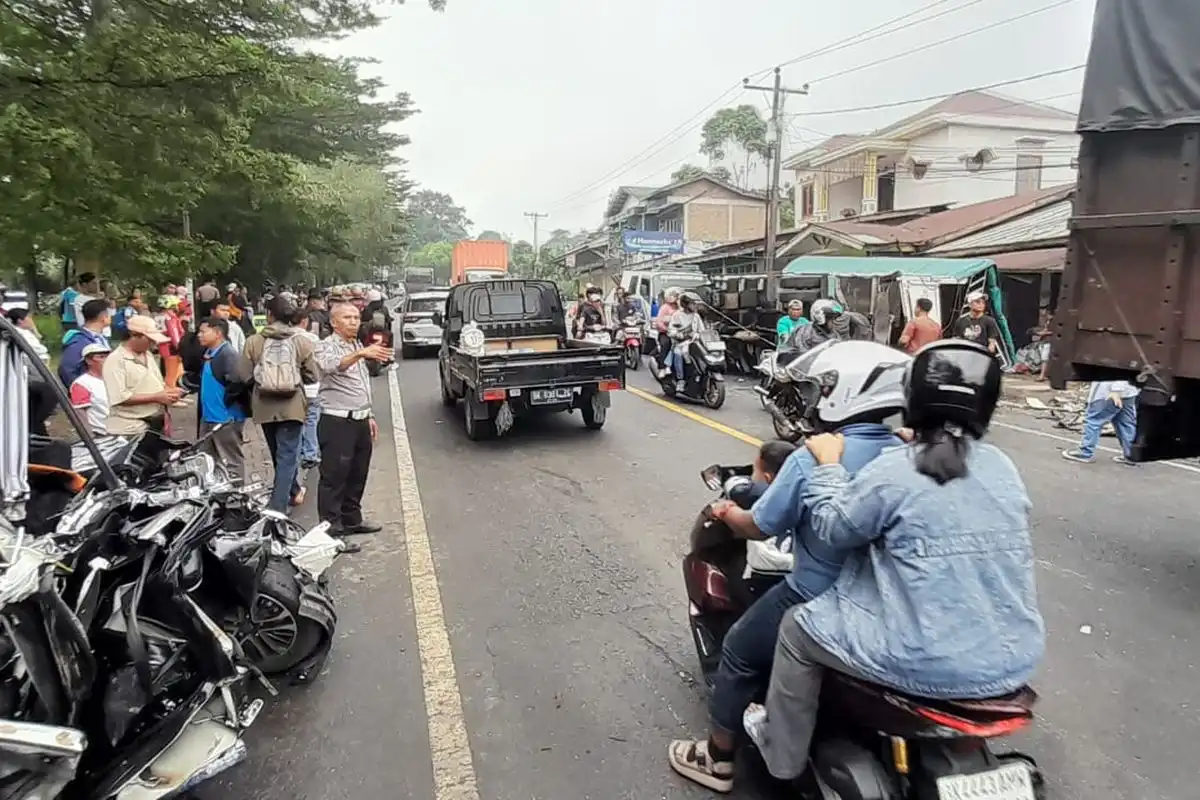 Niat Antar Anak Kuliah Berujung Petaka, Sekeluarga Asal Dairi Tewas dalam Kecelakaan Beruntun di Sibolangit