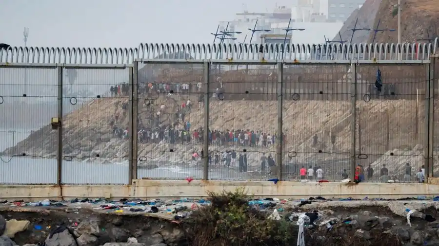 Ribuan Migran Terobos Perbatasan Ceuta: Komisi Eropa Bela Spanyol, Trump Beri Peringatan
