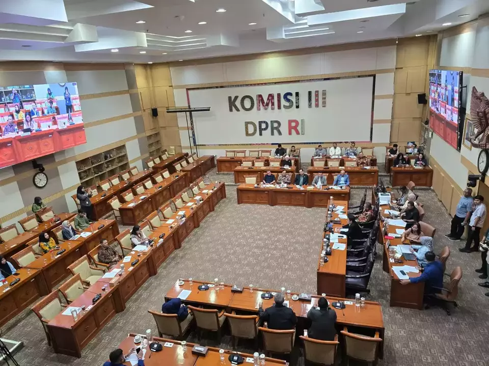 Kabareskrim Mangkir Rapat Agraria, Anggota DPR dan Eks Wakapolri Melayangkan Teguran Keras