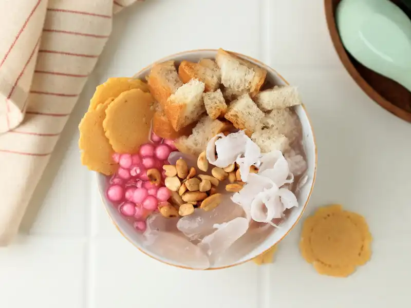 Sekoteng: Minuman Tradisional Penghangat Tubuh yang Tetap Digemari