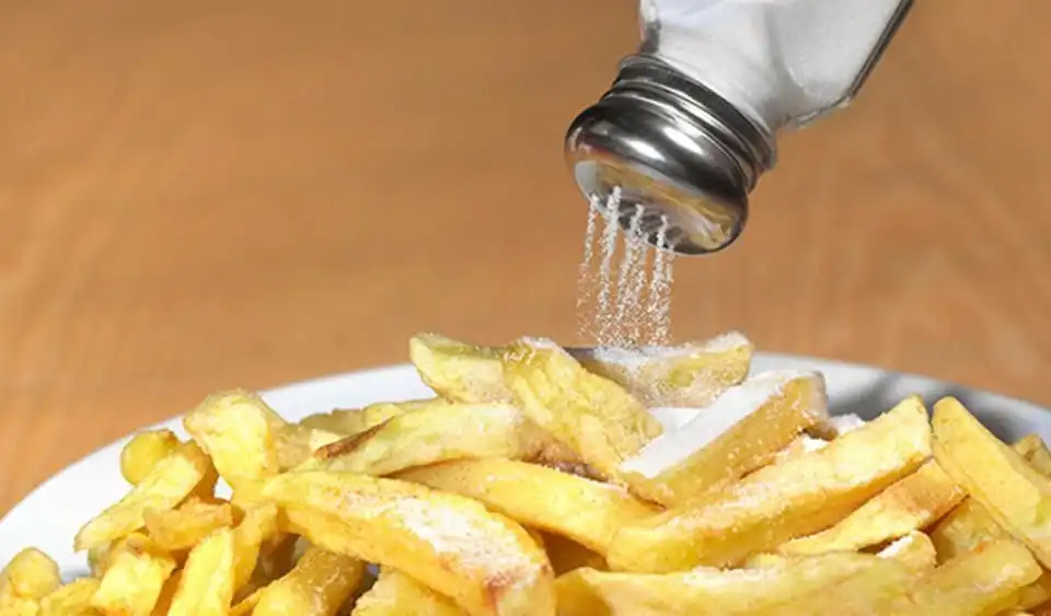Makanan Asin Berbahaya atau Tidak? Ini Penjelasan Medis yang Perlu Diketahui