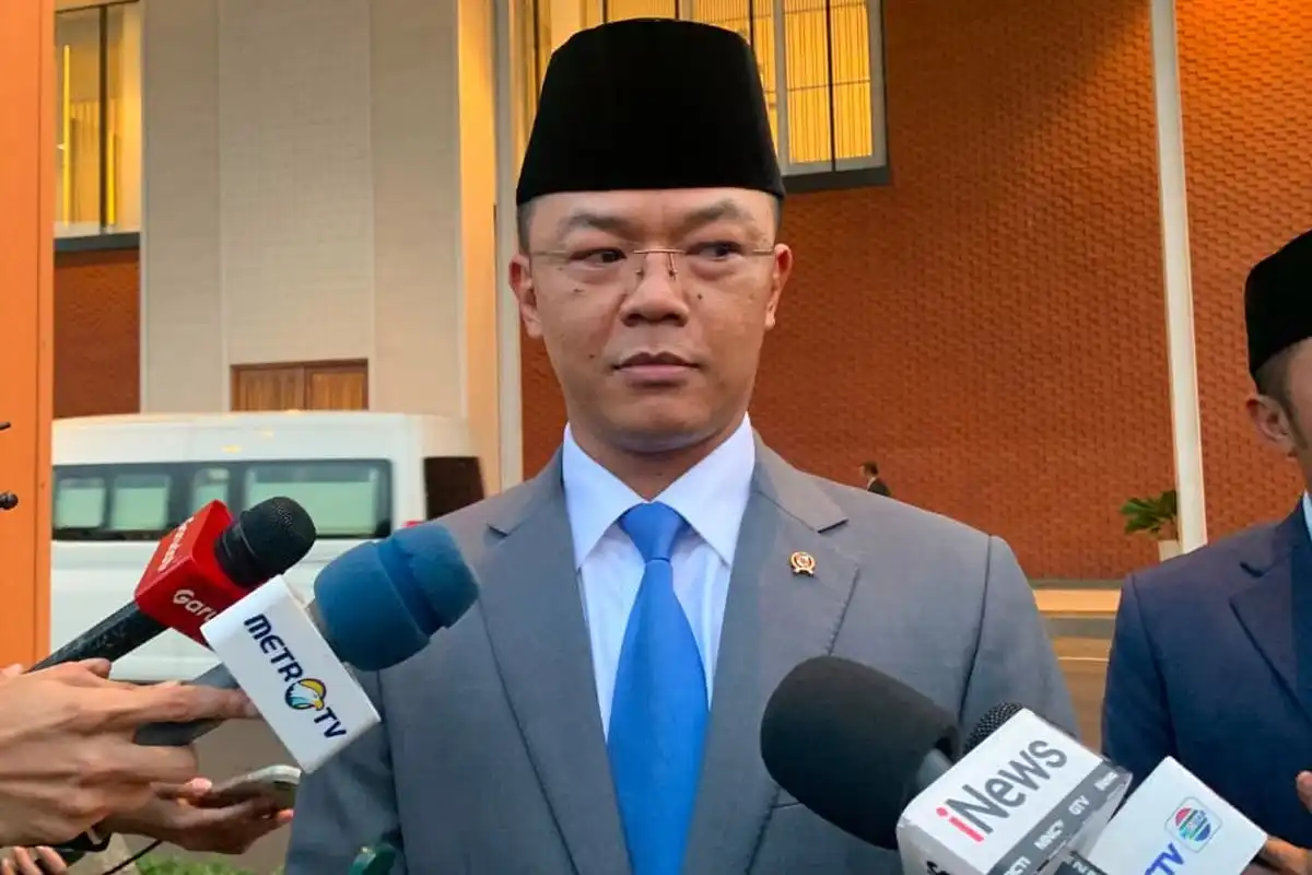 Tepis Isu Diplomasi Bebas Aktif Luntur. Menlu Sugiono Ungkas Telah Utus Delegasi