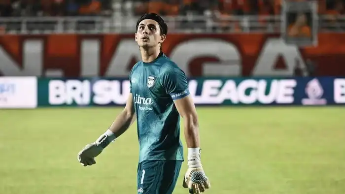 Resmi Berseragam Macan Kemayoran! Persija Jakarta Ikat Nadeo Argawinata Kontrak Jangka Panjang