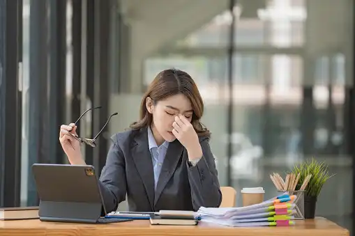 Mata Berat Pas Lagi Meeting? Ini Trik Kilat Ngusir Ngantuk di Jam Rawan Tanpa Harus Minum Kopi Bergelas-gelas