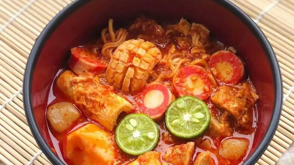 Seblak Emang Nagih, tapi Udah Tahu Porsi Amannya Belum?