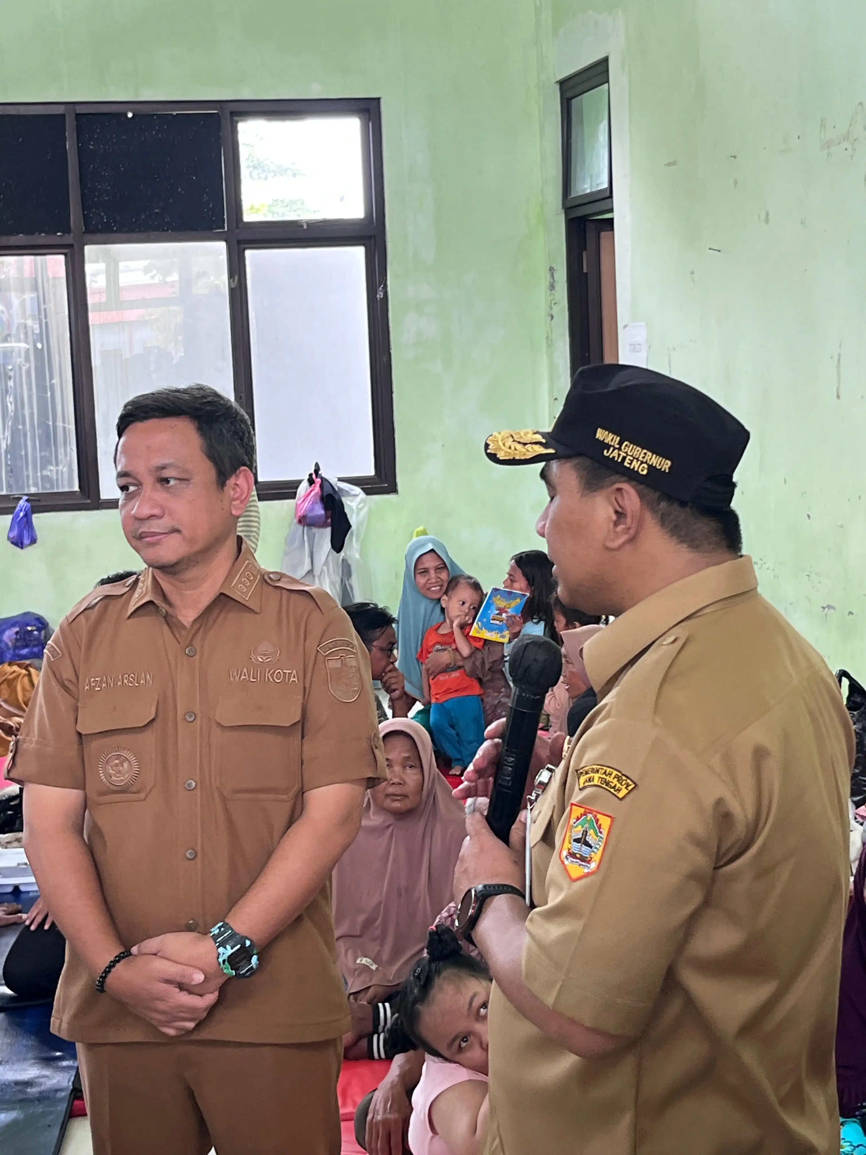 Update: Banjir Tak Kunjung Surut, Pemprov Lakukan Peninjauan Langsung di Lokasi Posko Pengungsian Kecamatan Pekalongan Barat 