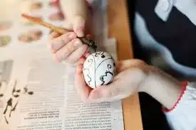 Bukan Sekadar Lukisan! Ini Rahasia Kode Simbolis di Balik Telur Pysanka Ukraina
