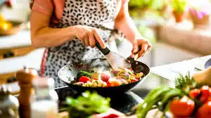 Tips Praktis Rumah Tangga Agar Dapur Tetap Ngebul di Tengah Inflasi