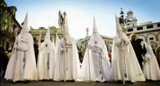 Bukan Sekadar Pawai! Ini Alasan Ilmiah Kenapa Semana Santa Jadi 'Teater Jalanan' Terbesar Dunia