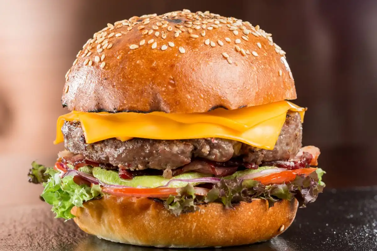 Jangan Kaget, Segini Jumlah Kalori Tersembunyi di Balik Seporsi Menu Junk Food Favoritmu