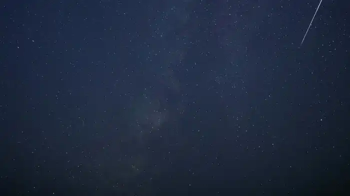 Jangan Lewatkan Fenomena Langka! Puncak Hujan Meteor Perseid 2026 Bisa Dilihat Tanpa Teleskop