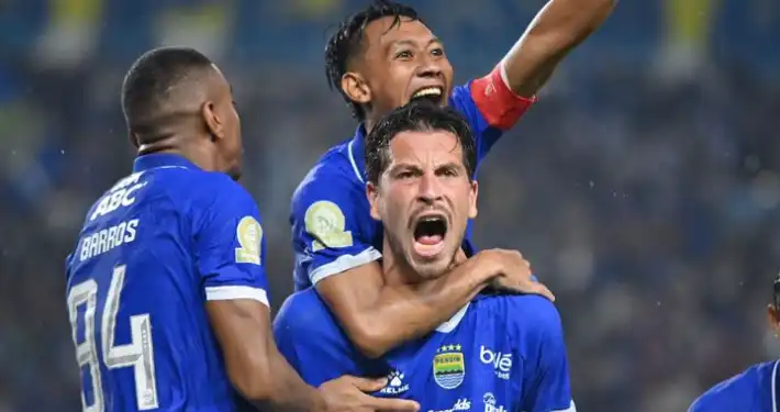 FIFA Sanksi Persib Bandung Larangan Daftar Pemain Baru, Bursa Transfer Terancam Lumpuh!