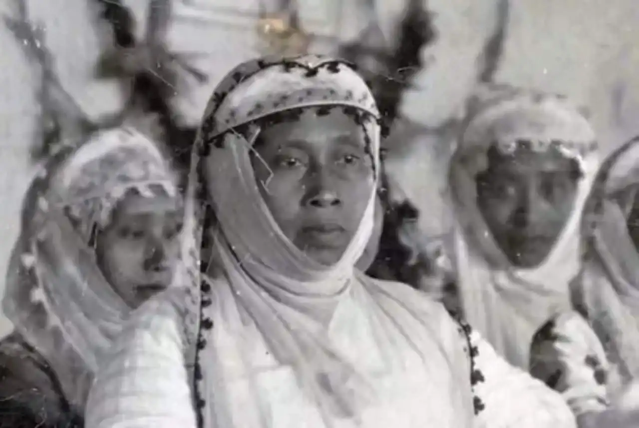 Siti Walidah dan Peran Perempuan dalam Keperawatan Tradisional Indonesia