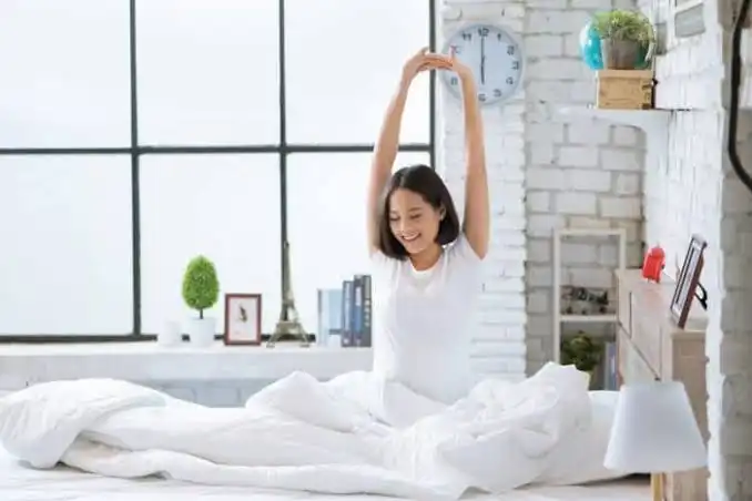 Bukan Langsung Cek HP! Ini Ritual Pagi Terbaik untuk Tubuh Bugar dan Mood Bahagia