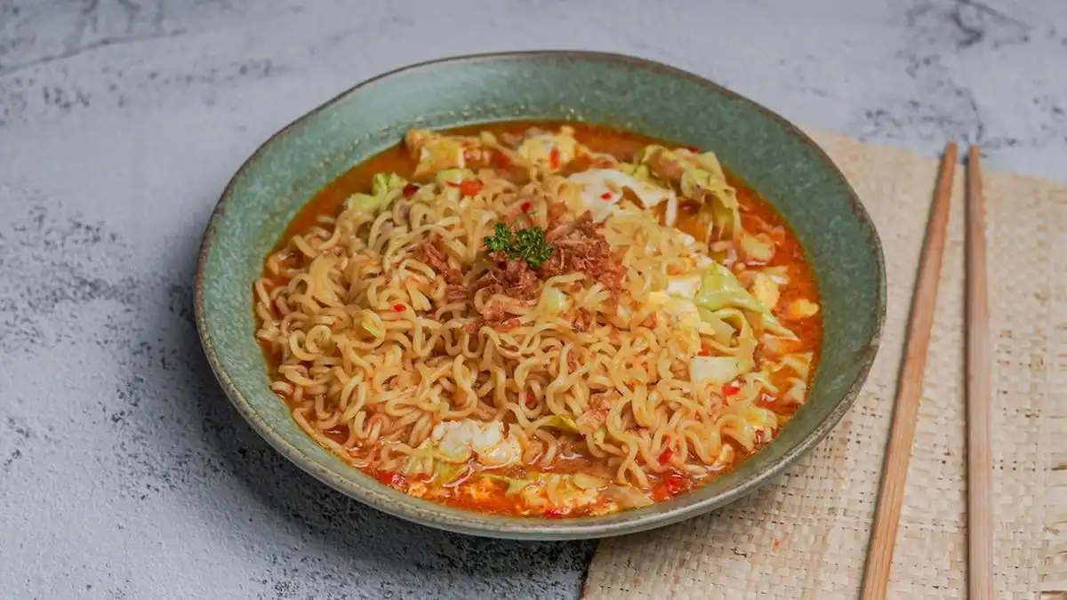 Menguasai Keseimbangan Kuah Kental, Rahasia Memasak Mie Nyemek Gurih dan Legit ala Warung Kelontong