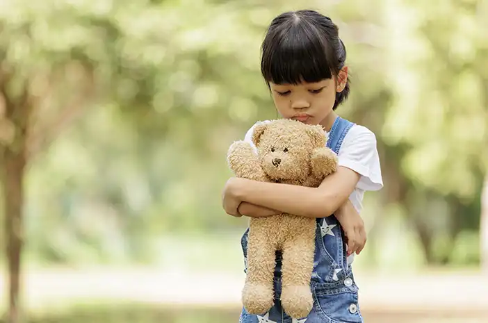 Bukan Cuma Pencari Nafkah, Ini Dampak Psikologis Ketiadaan Peran Ayah bagi Tumbuh Kembang Anak