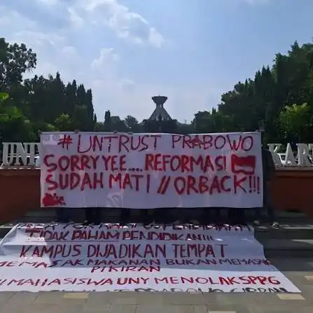 Aksi Mahasiswa UNY Viral, Soroti Isu SPPG hingga Kebijakan Kampus
