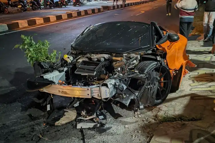 Kronologi Kecelakaan Tunggal Youtuber Andra S.T. dan Robby Pantjoro Usai Tabrak Tiang di Sukoharjo 