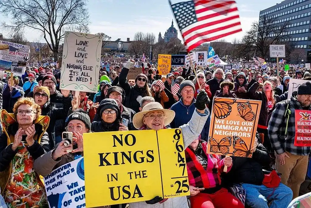 8 Juta Demonstran Tuntut "No Kings", Robert De Niro Sarkas Harusnya "No Trump" 