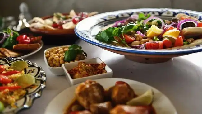 Daftar Makanan yang Bikin Kenyang Lebih Lama Saat Sahur: Rahasia Puasa Anti Lemas!