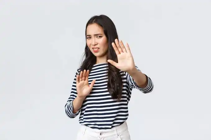 Seni Mengatakan 'Tidak': Cara Menjaga Emotional Boundary di Tempat Kerja dan Pergaulan