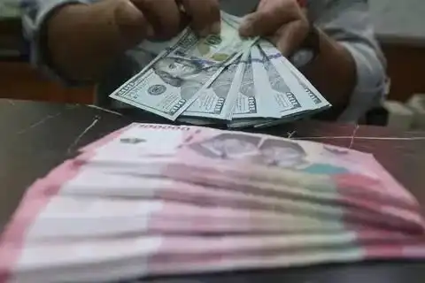Rupiah Keok Lagi! Nyaris Tembus Level Psikologis Rp18.000 per Dolar AS Pagi Ini