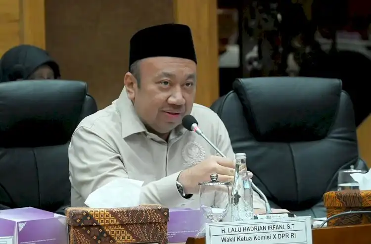 DPR Minta Mendikdasmen Selidiki Pengunduran Diri Ratusan Kepala Sekolah Terkait Dana BOS