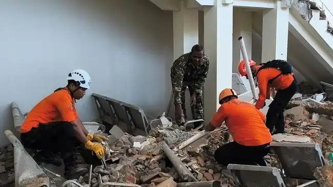 Gempa M 7,7 Guncang NTT, Ribuan Warga Mengungsi dan 1.357 Rumah Rusak