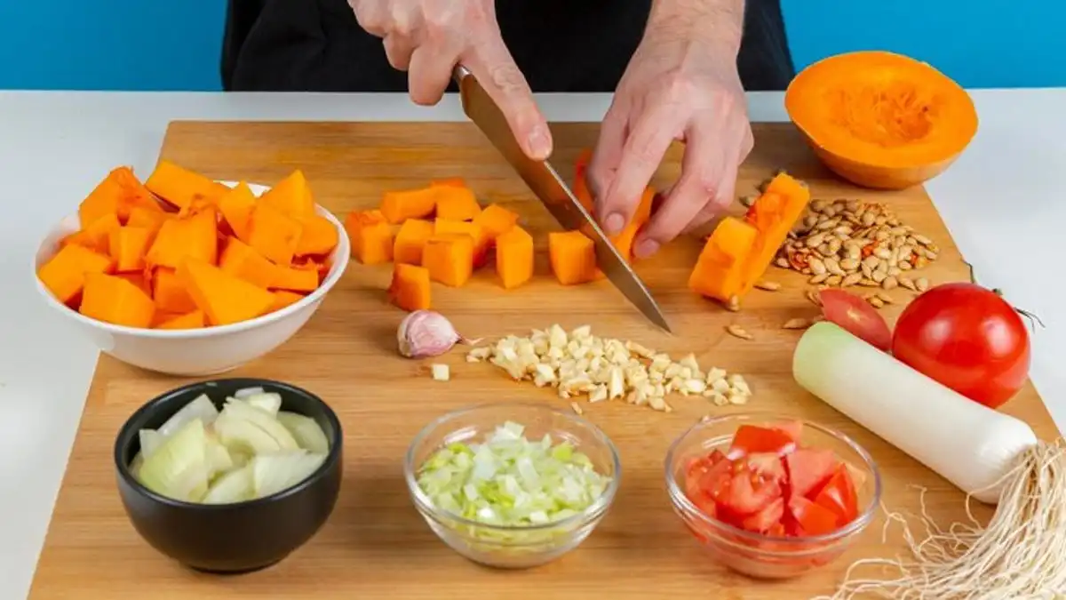Gak Perlu Takut Luka! Ini 5 Teknik Dasar Memotong Sayur dengan Cepat dan Aman ala Chef Profesional