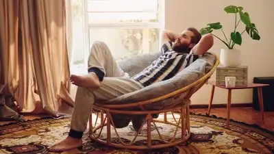 Gak Perlu Pindah ke Desa, Ini Panduan Slow Living di Kota Besar Agar Hidup Lebih Tenang