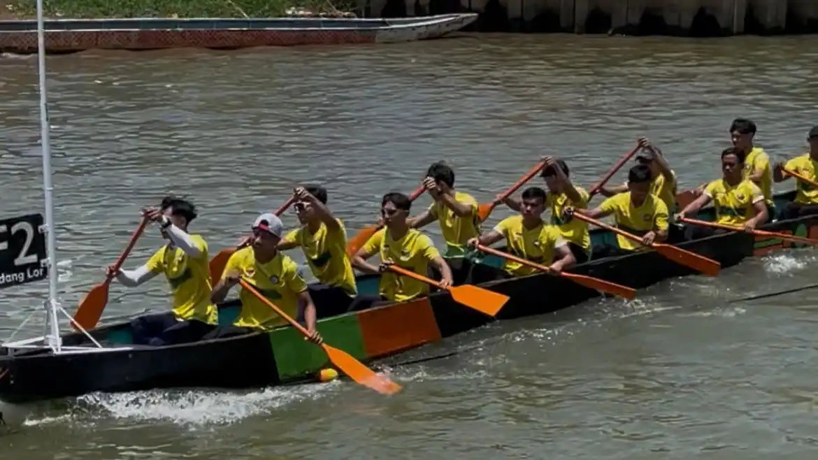 Lomba Dayung Tradisional Batang sebagai Perayaan Kemenangan Tradisi Syawalan 